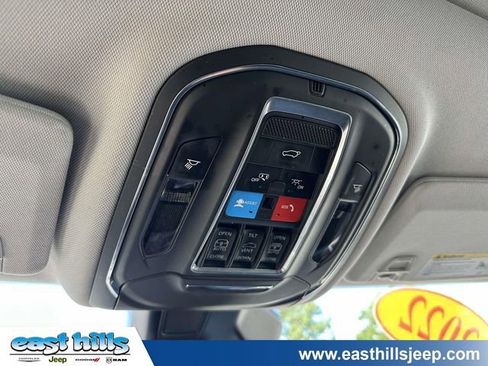 Used 2022 Jeep Grand Cherokee L Limited AWD/4WD image 39