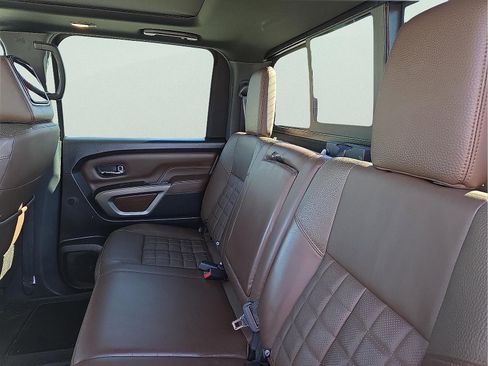 Used 2021 Nissan Titan Platinum Reserve w/ Moonroof Package image 10