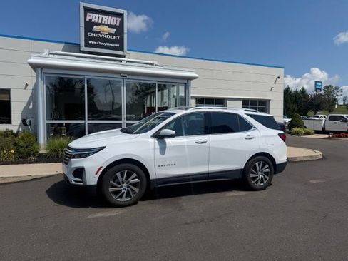 Used 2024 Chevrolet Equinox Premier AWD/4WD image 2
