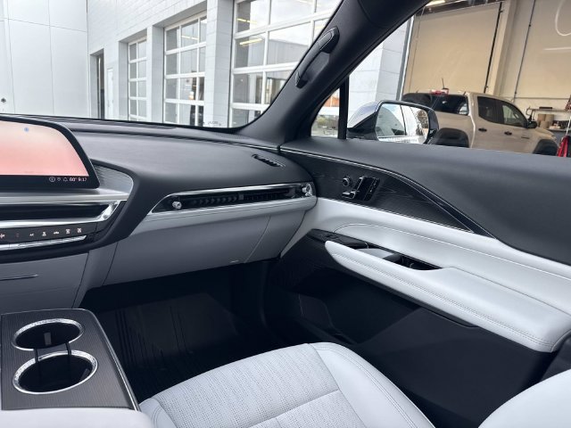 Used 2024 Cadillac Lyriq Sport w/ LPO, Floor Liner Package AWD/4WD image 64