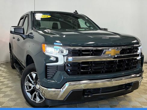 Used 2025 Chevrolet Silverado 1500 LT AWD/4WD image 3