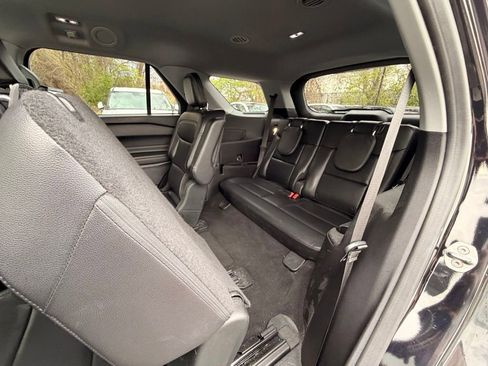Used 2020 Ford Explorer XLT w/ Equipment Group 202A AWD/4WD image 33