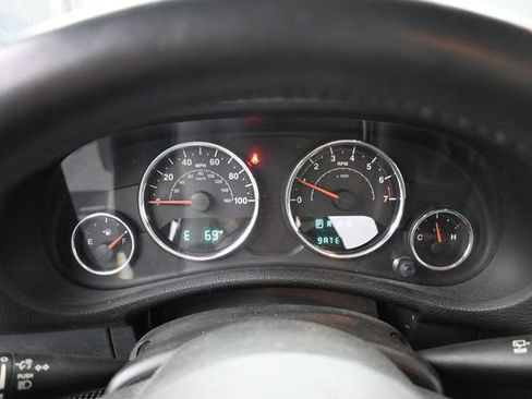 Used 2018 Jeep Wrangler Unlimited Sahara AWD/4WD image 30