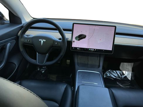 Used 2021 Tesla Model 3 Standard Range Plus image 13