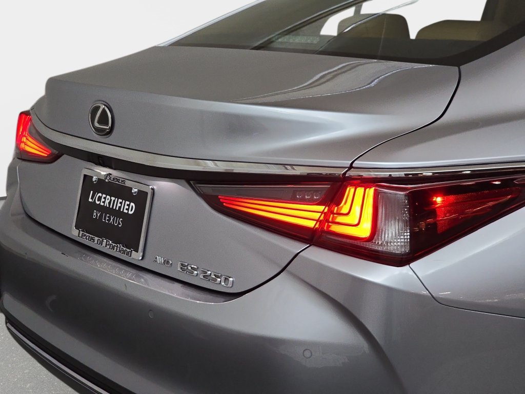 Certified 2023 Lexus ES 250 w/ Premium Package AWD/4WD image 34