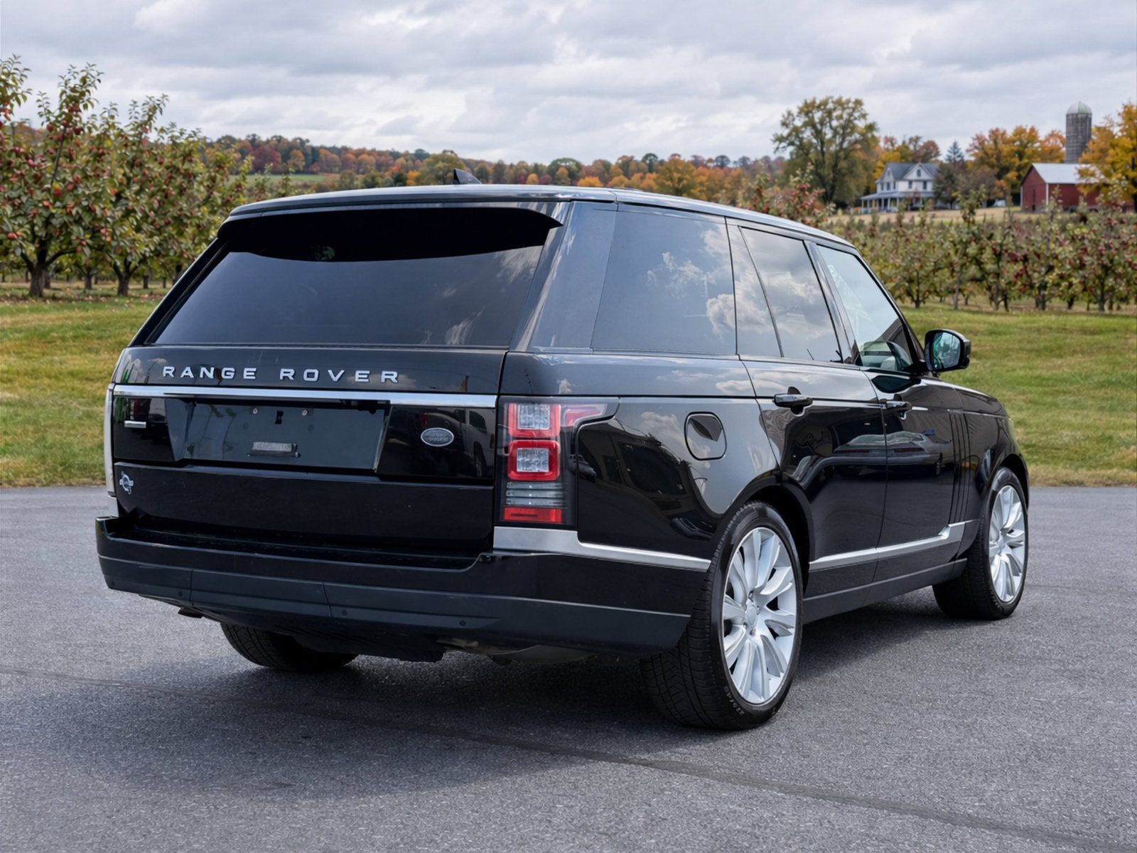 Used 2017 Land Rover Range Rover Supercharged AWD/4WD image 8