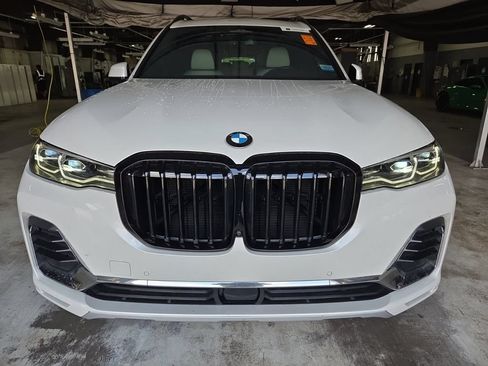 Used 2022 BMW X7 xDrive40i w/ Executive Package AWD/4WD image 2