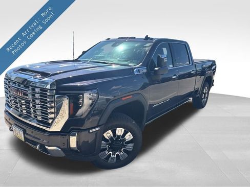 Used 2025 GMC Sierra 2500 Denali w/ Denali Reserve Package AWD/4WD image 1