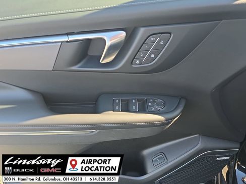 Used 2025 Buick Enclave Sport Touring w/ Power Package image 24