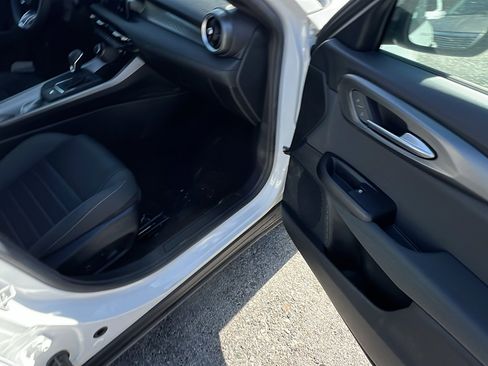 Used 2024 Alfa Romeo Tonale Sprint image 19