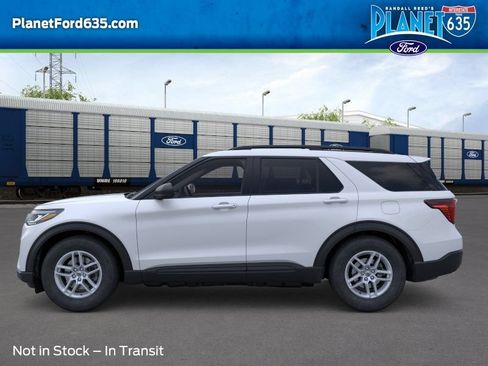 New 2026 Ford Explorer Active RWD image 4