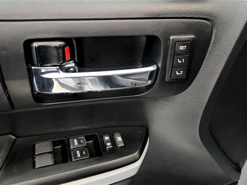 Used 2020 Toyota Tundra Platinum image 22