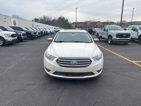 Used 2015 Ford Taurus SEL w/ Equipment Group 201A image 2