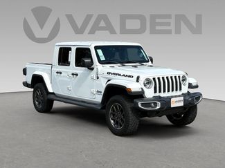Used 2020 Jeep Gladiator Overland video 1