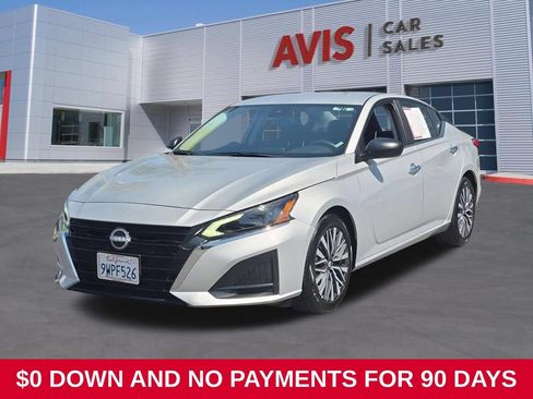 Used 2025 Nissan Altima 2.5 SV FWD image 1