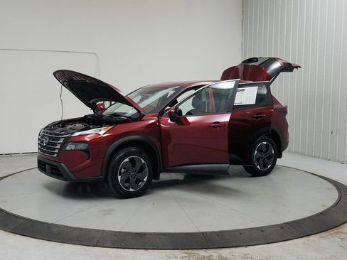 Used 2026 Nissan Rogue SV FWD image 12