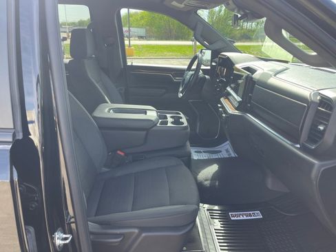 Used 2025 Chevrolet Silverado 1500 LT AWD/4WD image 15