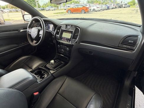 Used 2023 Chrysler 300 S w/ Comfort Group RWD image 28
