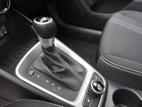 Certified 2026 Hyundai Venue SEL FWD image 20
