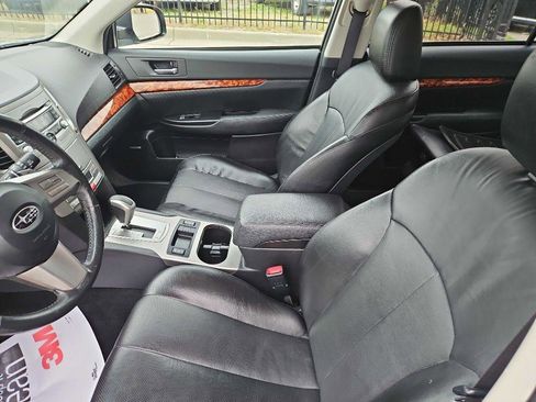 Used 2011 Subaru Outback 3.6R Limited w/ PWR Moonroof Pkg image 10