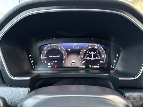 Used 2025 Honda Pilot Elite image 12