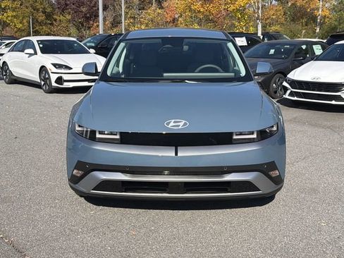 New 2026 Hyundai Ioniq 5 SE image 2