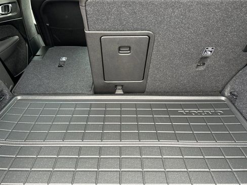 Certified 2025 Volvo XC40 B5 Core w/ Protection Package Premier image 14