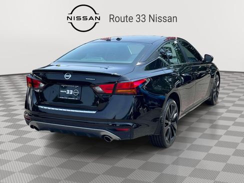 Used 2022 Nissan Altima 2.5 SR w/ Midnight Edition Package AWD/4WD image 4