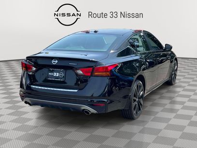 Used 2022 Nissan Altima 2.5 SR w/ Midnight Edition Package