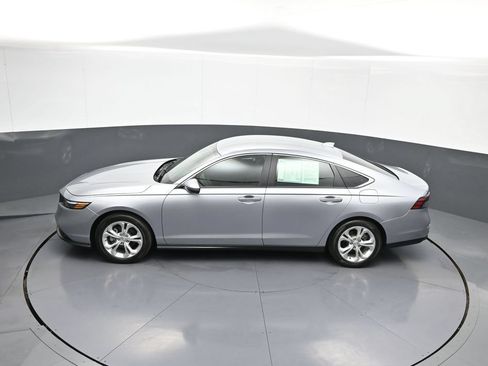 Used 2023 Honda Accord LX image 40