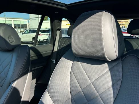 Used 2024 BMW X5 xDrive40i w/ Premium Package AWD/4WD image 14