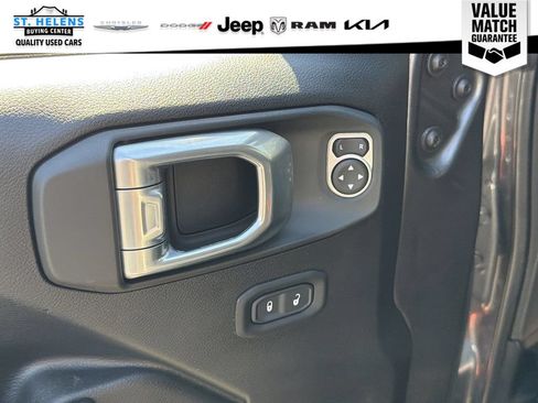 Used 2021 Jeep Gladiator Rubicon AWD/4WD image 16