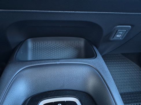 Used 2026 Toyota Corolla LE image 28