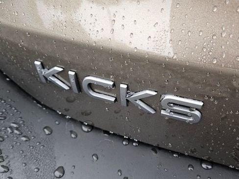 New 2026 Nissan Kicks SR FWD image 11
