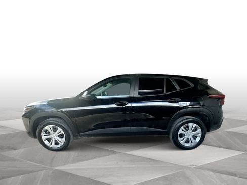 Used 2025 Chevrolet Trax LS FWD image 5
