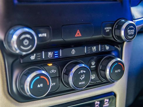 Used 2019 RAM 1500 Laramie image 34