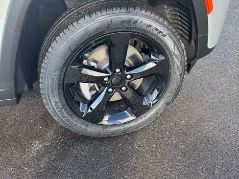 New 2026 Jeep Grand Cherokee L Limited image 19