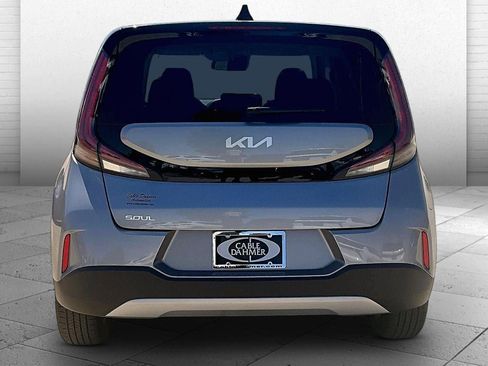 Used 2025 Kia Soul LX FWD image 6