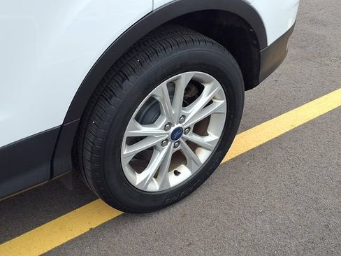 Used 2018 Ford Escape SE FWD image 25