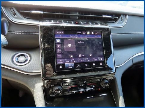 Used 2023 Jeep Grand Cherokee L Laredo image 16