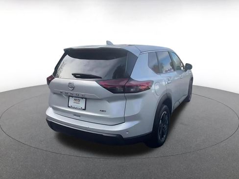 Used 2025 Nissan Rogue SV image 14