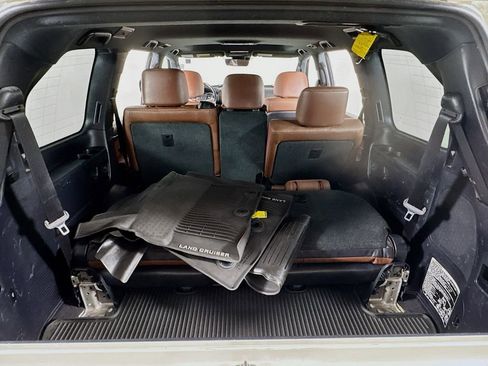 Certified 2020 Toyota Land Cruiser Base image 25