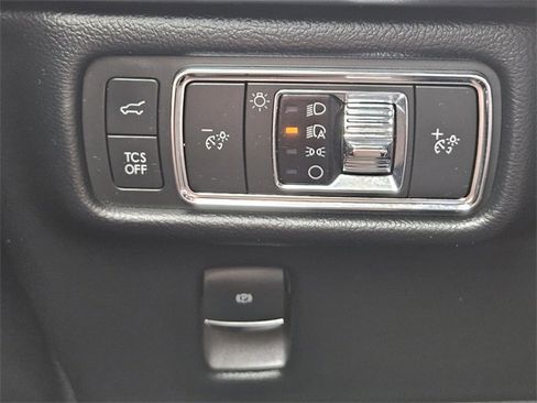 Certified 2021 Lincoln Nautilus Standard w/ Equipment Group 101A image 22