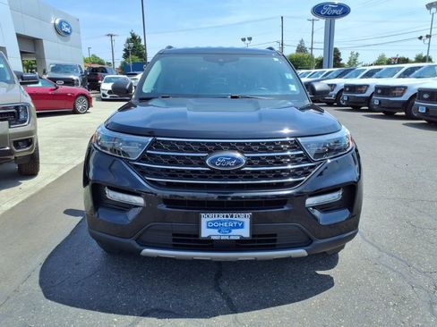 Certified 2022 Ford Explorer XLT w/ Equipment Group 202A image 2