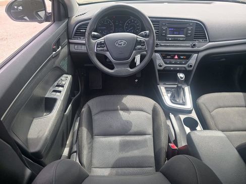 Used 2018 Hyundai Elantra SE FWD image 20
