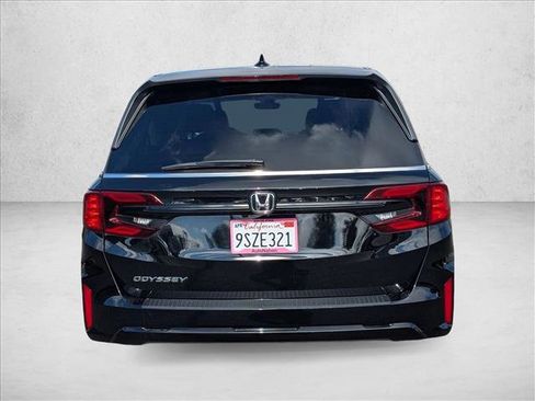 Certified 2025 Honda Odyssey EX-L image 7