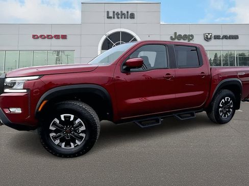 Used 2024 Nissan Frontier PRO-4X w/ Pro Convenience Package image 3