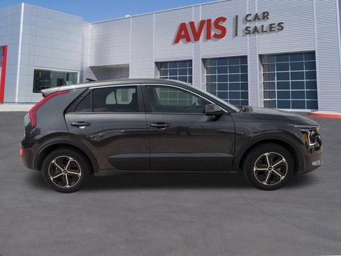 Used 2025 Kia Niro LX FWD image 5