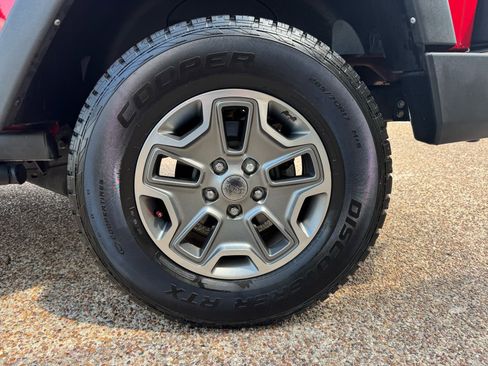 Used 2014 Jeep Wrangler Rubicon w/ Power Convenience Group image 24