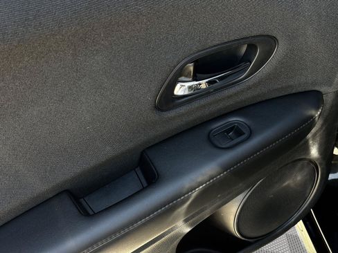 Certified 2022 Honda HR-V Sport image 24